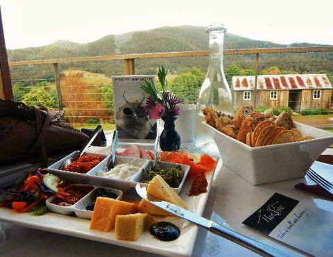 Hartzview Vineyard Cafe - Hotel Gold Coast 0