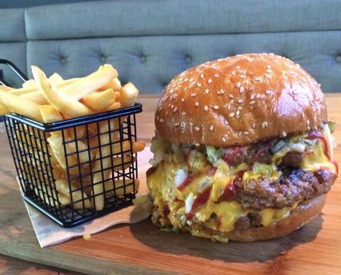 Cafe Boardroom - Hotel Gold Coast 17