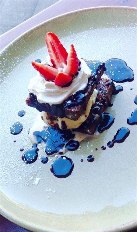 Agatha's Licensed Cafe - Hotel Gold Coast 4