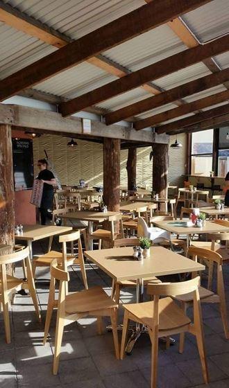 Agatha's Licensed Cafe - Hotel Gold Coast 6