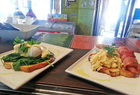 Agatha's Licensed Cafe - Hotel Gold Coast 7