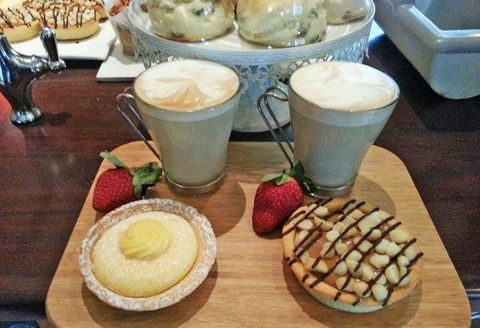 Agatha's Licensed Cafe - Hotel Gold Coast 8