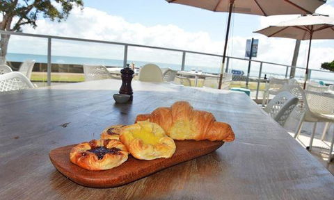 The Vinyard Restaurant & Wine Bar - Hotel Gold Coast 8