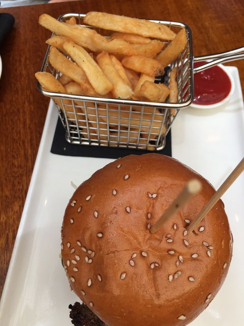 Adelphi Grill - Hotel Gold Coast 8