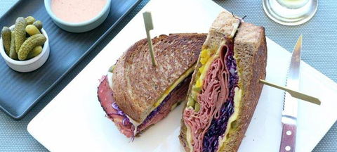 Jensens Restaurant - Hotel Gold Coast 1