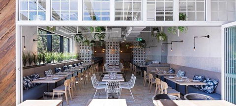 Jensens Restaurant - Hotel Gold Coast 3