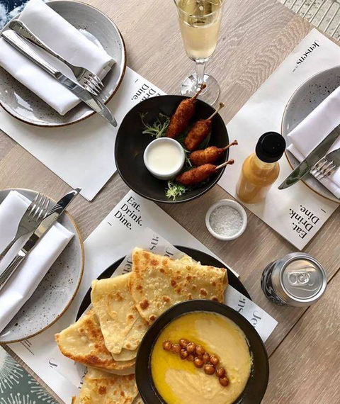 Jensens Restaurant - Hotel Gold Coast 5