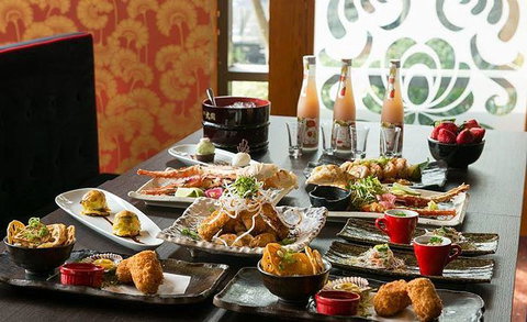 Aurora Ozone Hotel Restaurant - Hotel Gold Coast 2