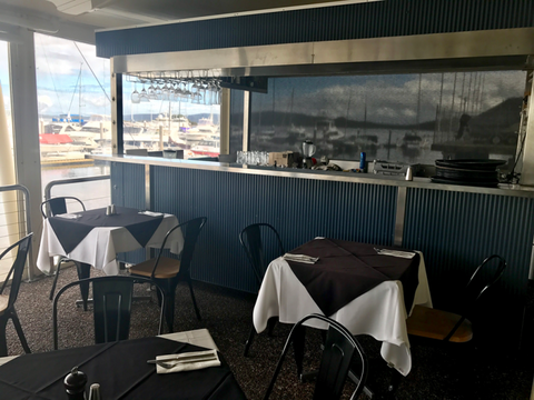 The Deck Cafe, Restaurant & Bar - Hotel Gold Coast 2