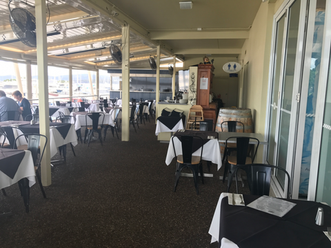The Deck Cafe, Restaurant & Bar - Hotel Gold Coast 4