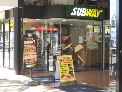 Subway - Hotel Gold Coast 0