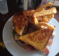 Three C's Cafe - Hotel Gold Coast