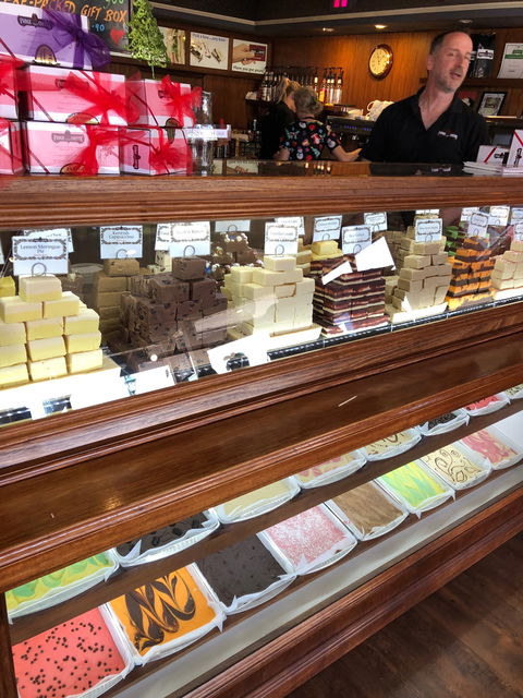 Fudge'n'Good Coffee - Hotel Gold Coast 1