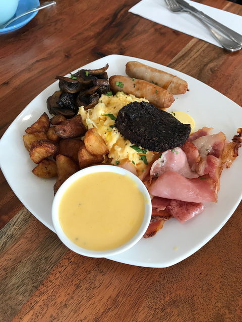 Allegria Cafe - Hotel Gold Coast 3