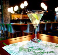 Dainty Dowager - Hotel Gold Coast