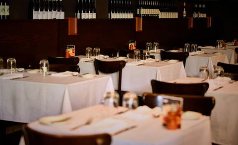 Must Winebar - Hotel Gold Coast 0