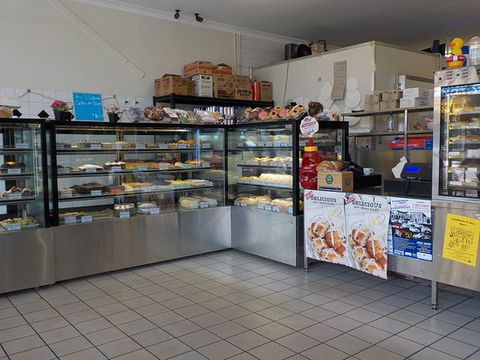 Avon Valley French Hot Bread - Hotel Gold Coast 0