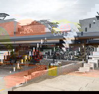 Avenues Cafe Bar - Hotel Gold Coast