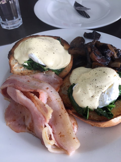 Cafe Bravo - Hotel Gold Coast 9