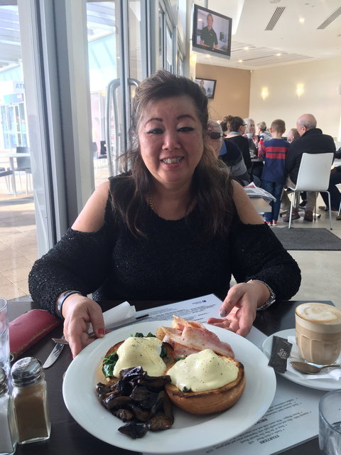 Cafe Bravo - Hotel Gold Coast 8