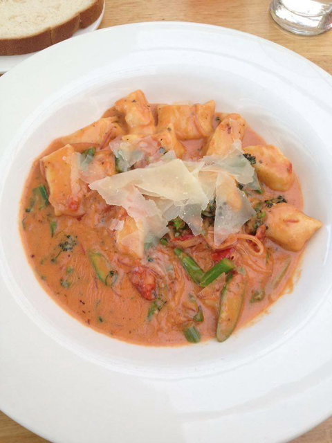 Lakefront Bistro - Hotel Gold Coast 1