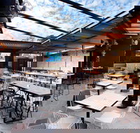 The Feathers Hotel - Hotel Gold Coast