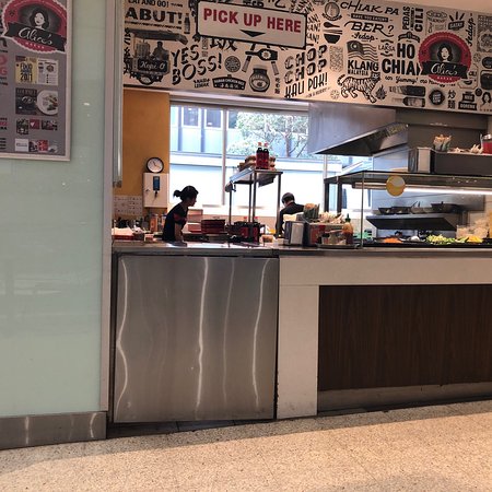 Alice's Makan - Hotel Gold Coast 0