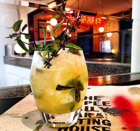 Apple Daily Bar & Eating House - Hotel Gold Coast 2