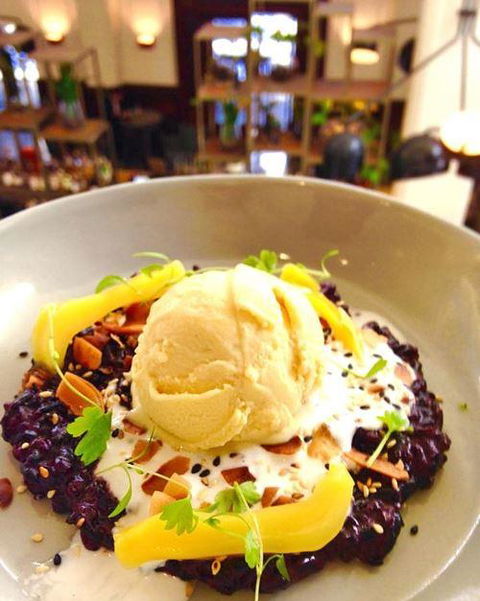 Apple Daily Bar & Eating House - Hotel Gold Coast 4