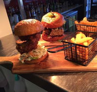 Sandy's Bar and Grill - Hotel Gold Coast