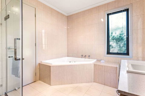 Quality Suites Point Cook Seasons 5 - Hotel Gold Coast 7
