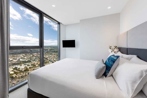 Imagine Lighthouse - Hotel Gold Coast 4
