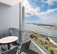 Meriton Suites Southport - Hotel Gold Coast