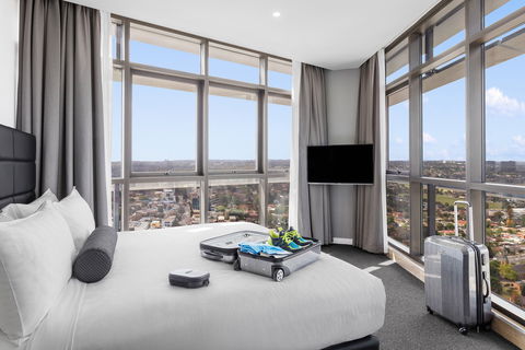 Meriton Suites Church Street, Parramatta - Hotel Gold Coast 2
