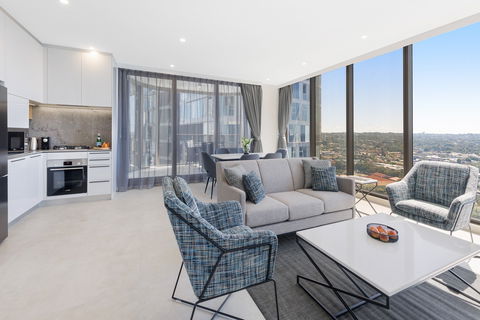 Meriton Suites George St - Hotel Gold Coast 3