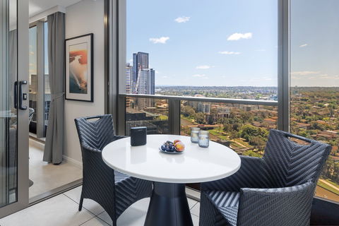 Meriton Suites George St - Hotel Gold Coast 5
