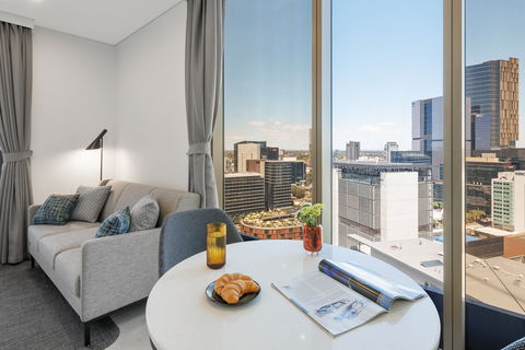 Meriton Suites George St - Hotel Gold Coast 9