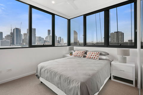 Arise On Hope Street - Hotel Gold Coast 4