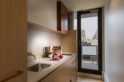 Brady Hotel Central Melbourne - Hotel Gold Coast 10