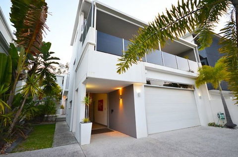 Alex Beach House - Hotel Gold Coast 0