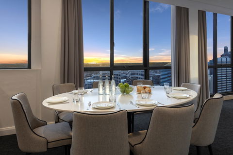 Meriton Suites Pitt Street - Hotel Gold Coast 3
