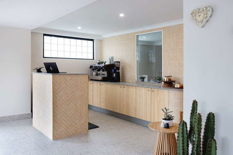 Hotel Hacienda - Hotel Gold Coast 1