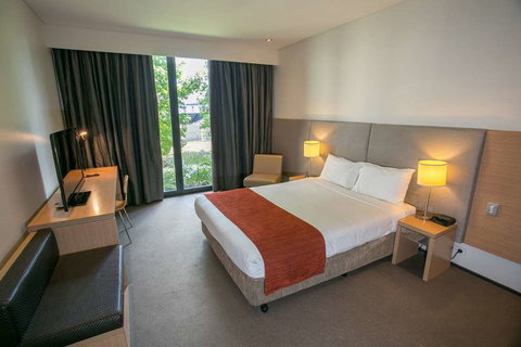 Alpha Hotel Eastern Creek - Hotel Gold Coast 2