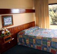 Village Family Motor Inn - Hotel Gold Coast