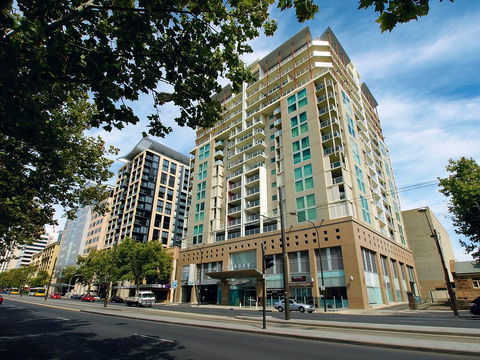 Oaks Embassy - Hotel Gold Coast 0