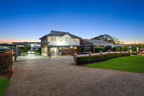 Ambassador On Ruthven Motel - Hotel Gold Coast 0