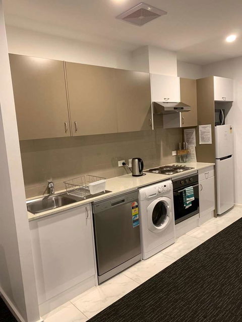 Adelaide Dress Circle Apartments - Hotel Gold Coast 2