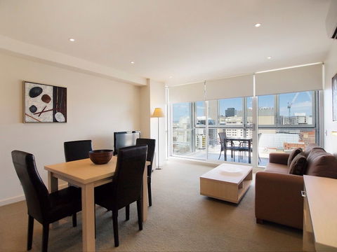 IStay Precinct - Hotel Gold Coast 2
