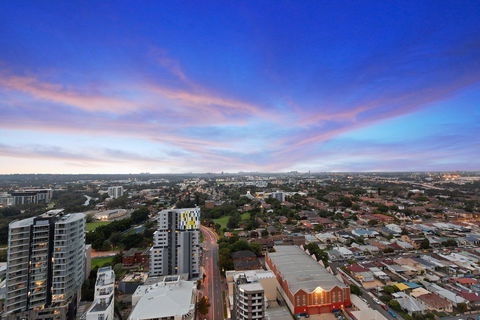 Astra Apartments Parramatta - Skyrise - Hotel Gold Coast 0