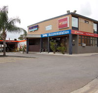 Nightcap at Playford Tavern - Hotel Gold Coast